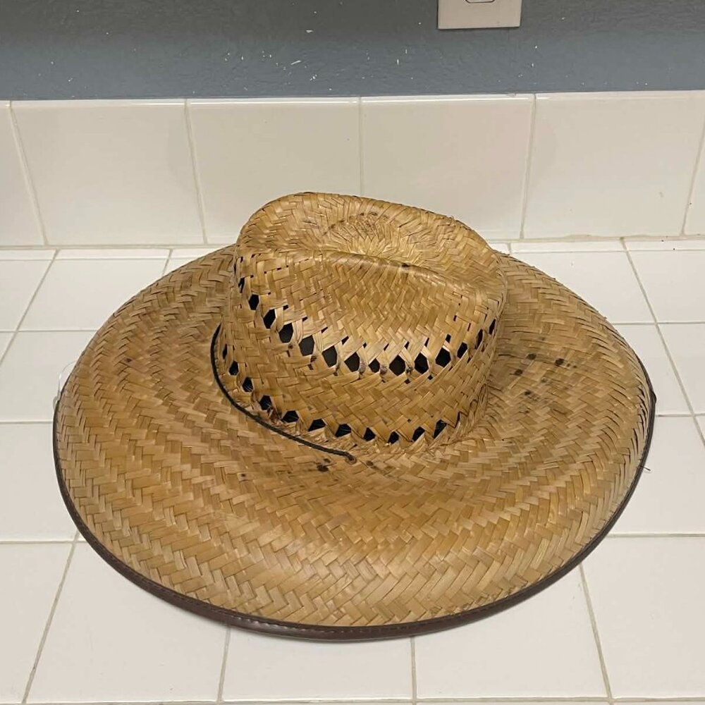 straw hat - Picture 4 of 13